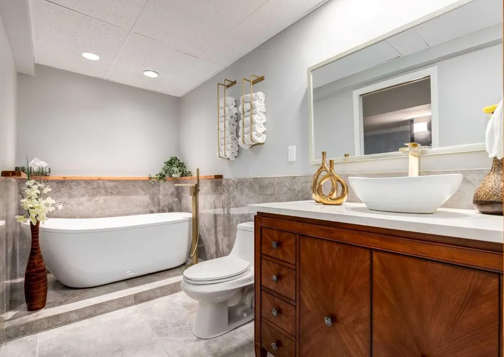 425 Woodland Crescent SE Calgary AB T2J1J7