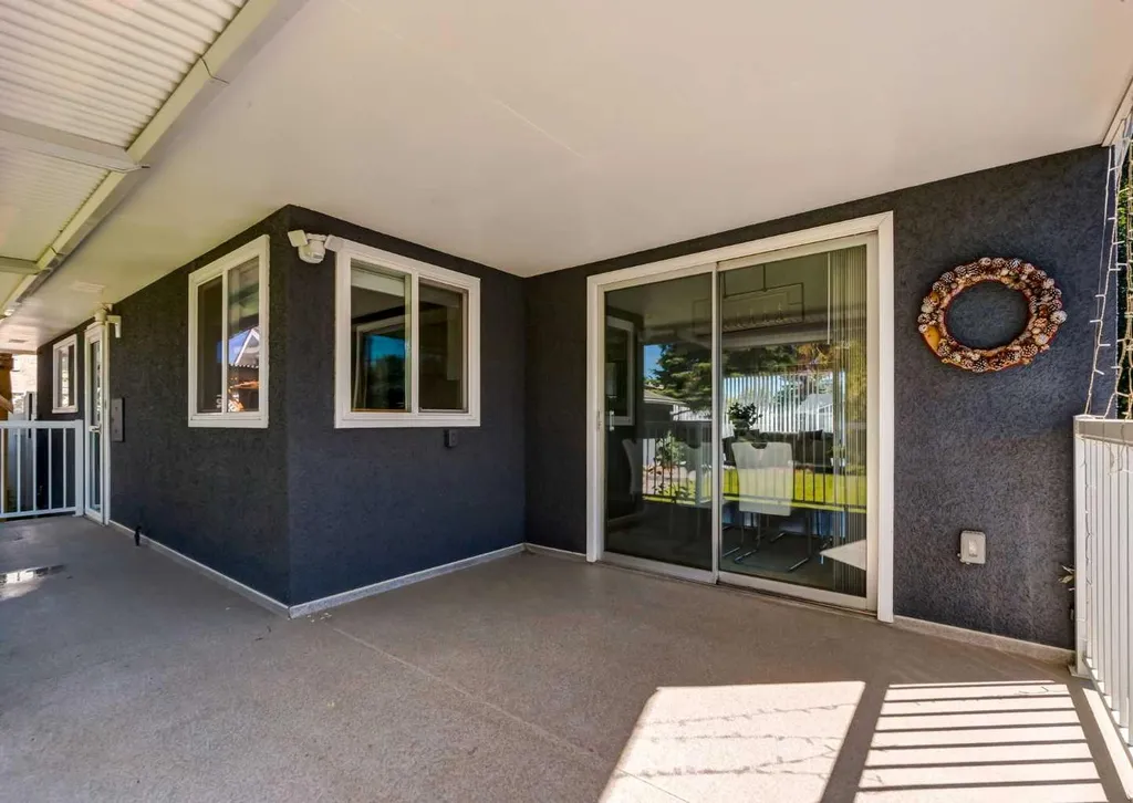 425 Woodland Crescent SE Calgary AB T2J1J7
