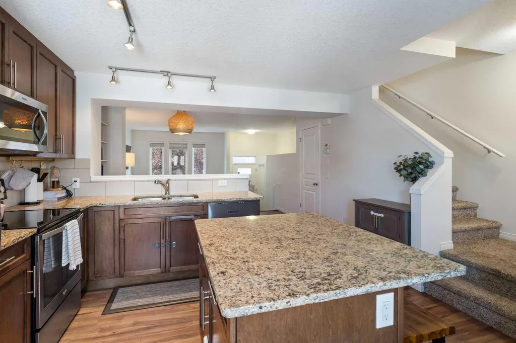 614 Auburn Bay Square SE Calgary AB T3M 0Y9
