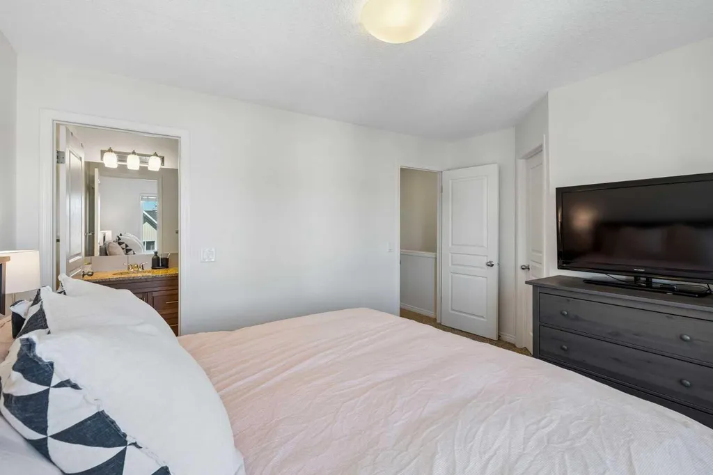 614 Auburn Bay Square SE Calgary AB T3M 0Y9