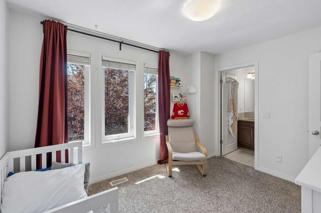 614 Auburn Bay Square SE Calgary AB T3M 0Y9
