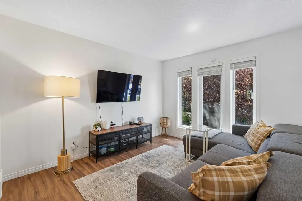 614 Auburn Bay Square SE Calgary AB T3M 0Y9