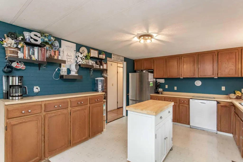 4915 48 Street Clive AB T0C 0Y0