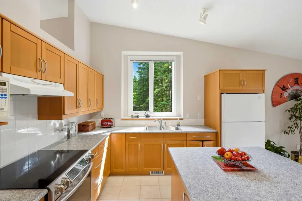 51 White Avenue Bragg Creek AB T0L 0K0