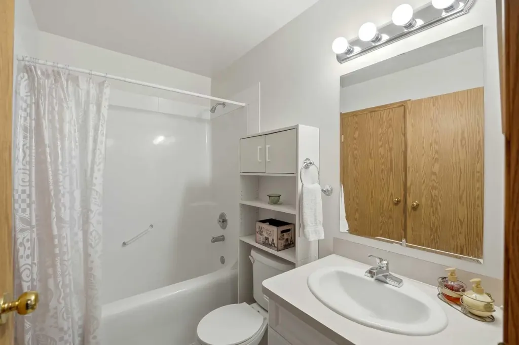 51 White Avenue Bragg Creek AB T0L 0K0