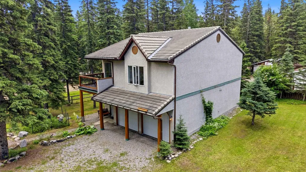 51 White Avenue Bragg Creek AB T0L 0K0