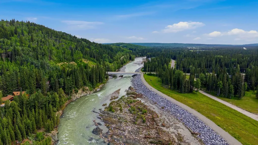51 White Avenue Bragg Creek AB T0L 0K0