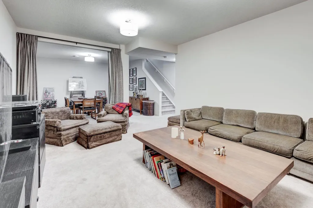 111 Legacy Glen Park SE Calgary AB T2X 3Y6