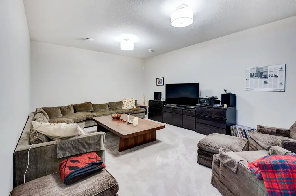 111 Legacy Glen Park SE Calgary AB T2X 3Y6