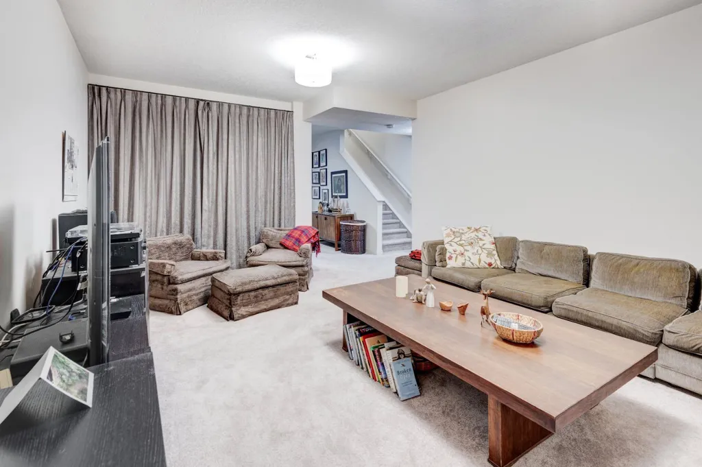 111 Legacy Glen Park SE Calgary AB T2X 3Y6