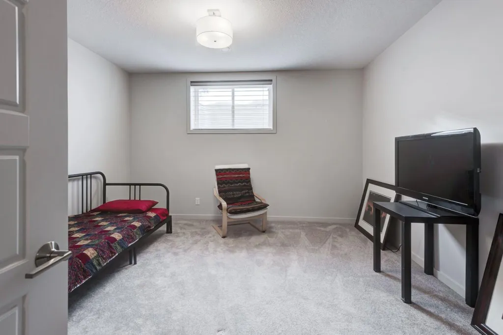 111 Legacy Glen Park SE Calgary AB T2X 3Y6