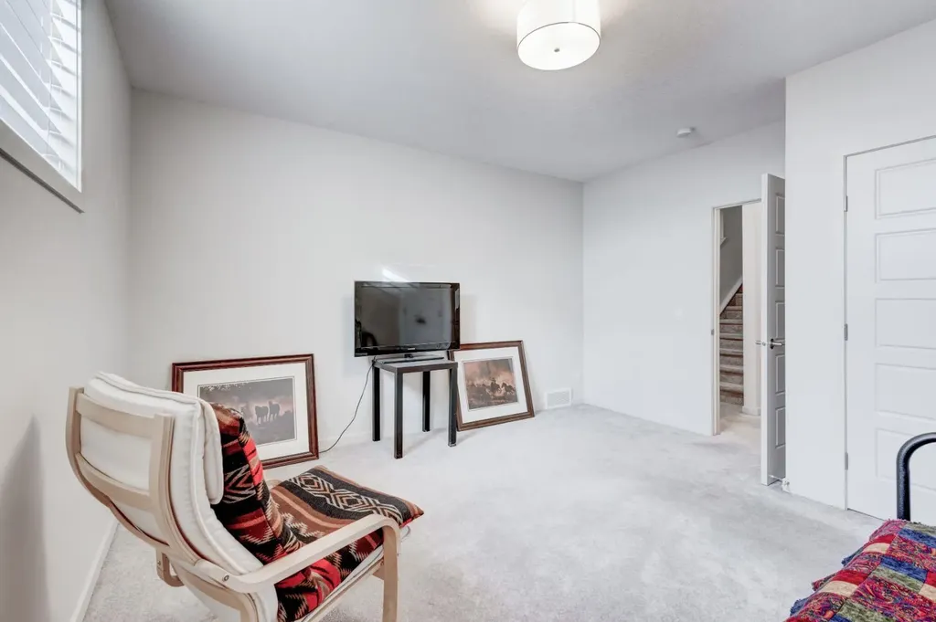 111 Legacy Glen Park SE Calgary AB T2X 3Y6