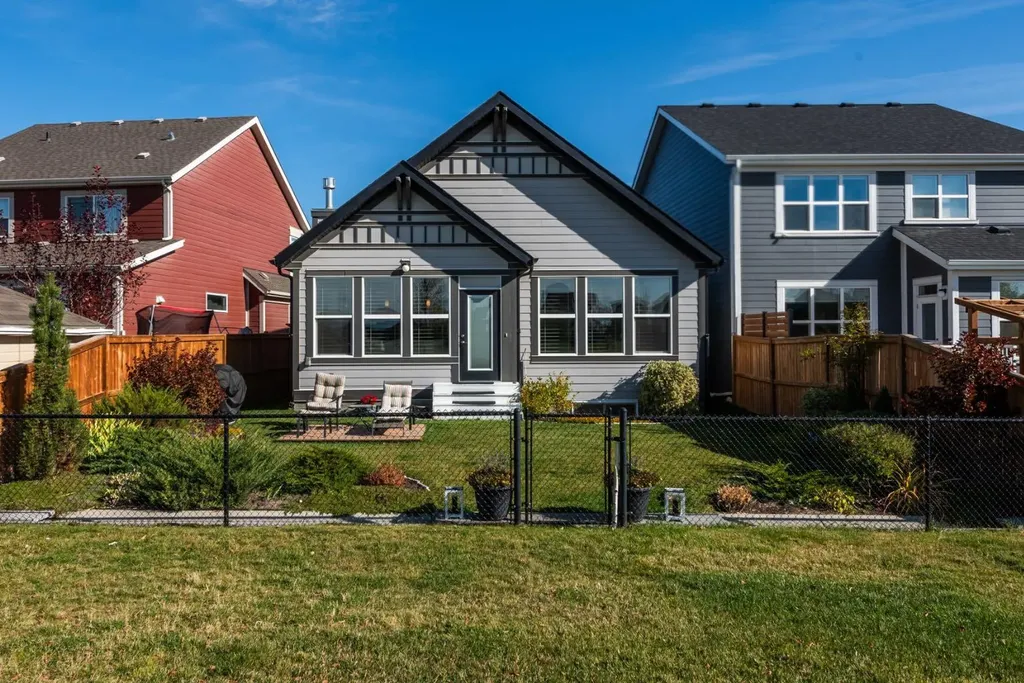 111 Legacy Glen Park SE Calgary AB T2X 3Y6