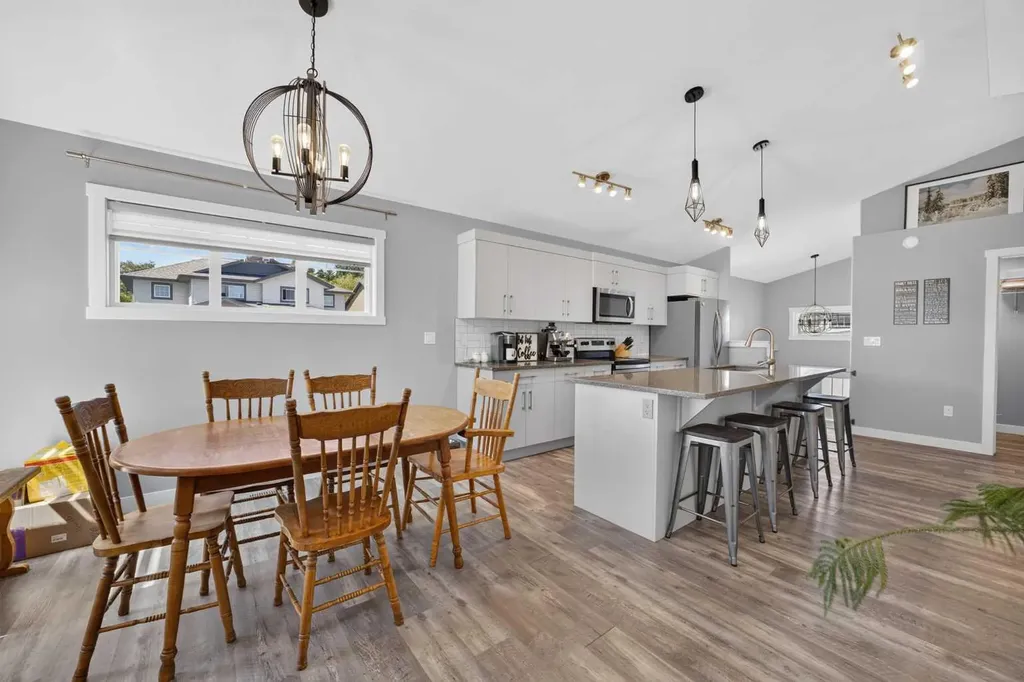 36 Cameron Close Sylvan Lake AB T4S 0N5