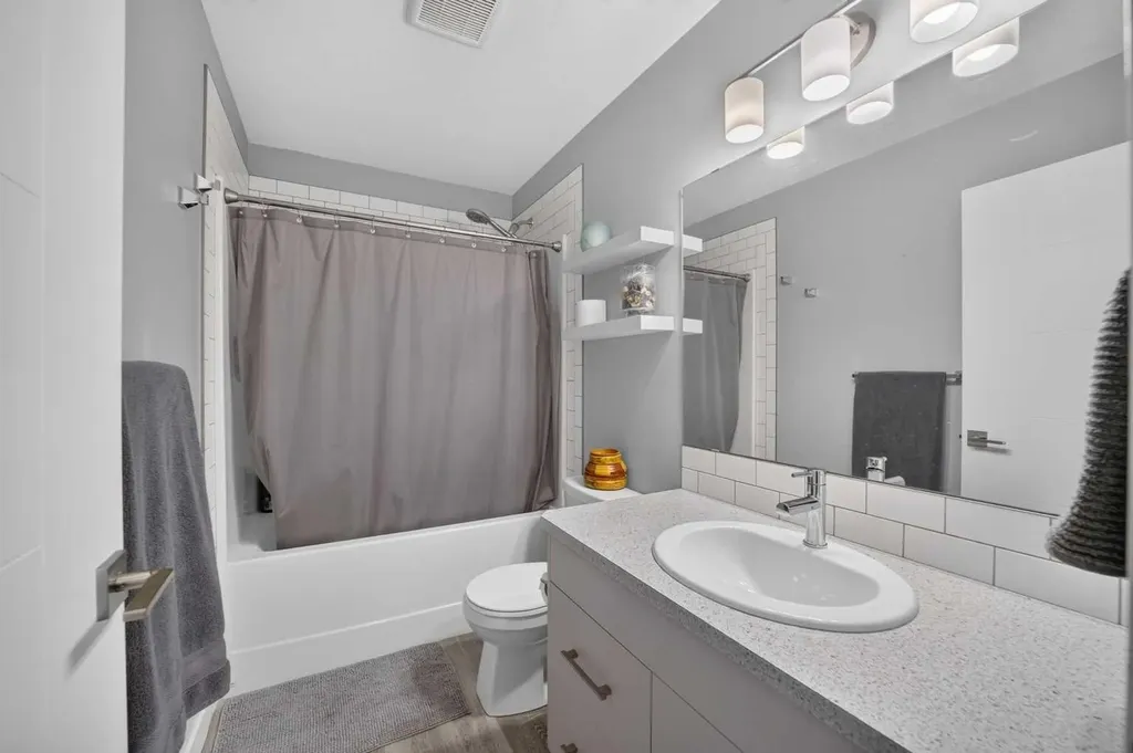 36 Cameron Close Sylvan Lake AB T4S 0N5