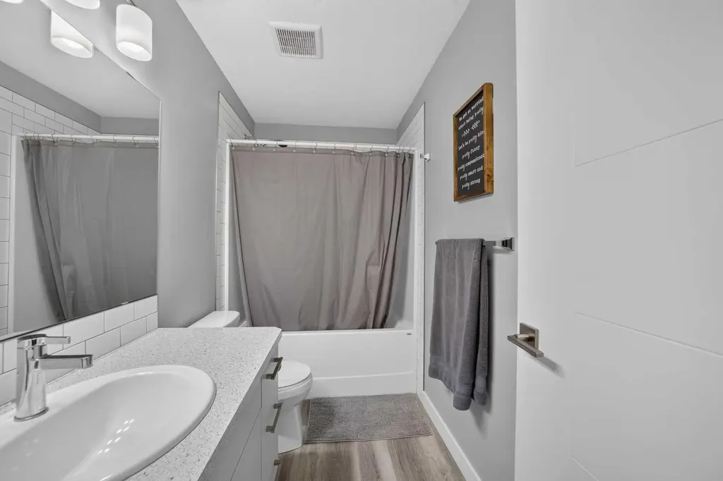 36 Cameron Close Sylvan Lake AB T4S 0N5