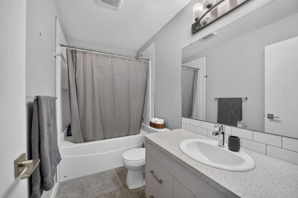 36 Cameron Close Sylvan Lake AB T4S 0N5