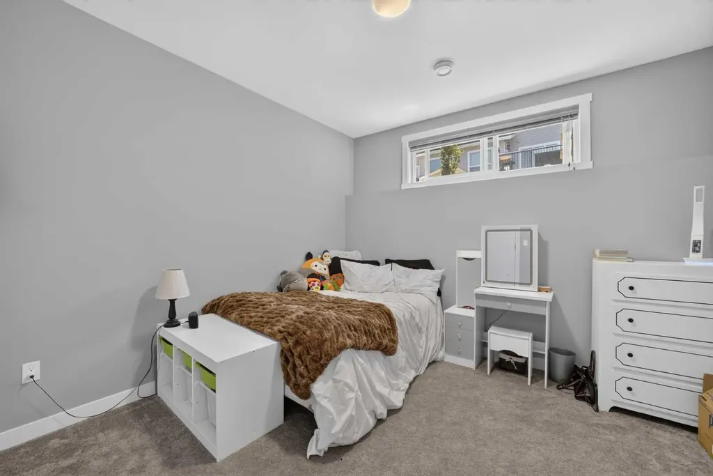 36 Cameron Close Sylvan Lake AB T4S 0N5