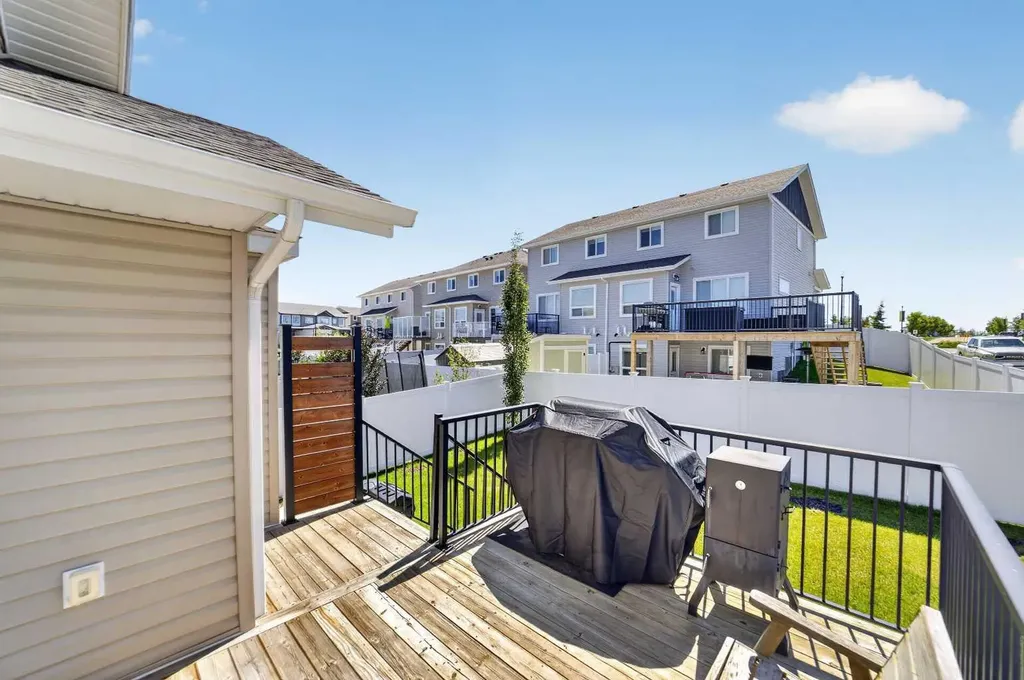 36 Cameron Close Sylvan Lake AB T4S 0N5