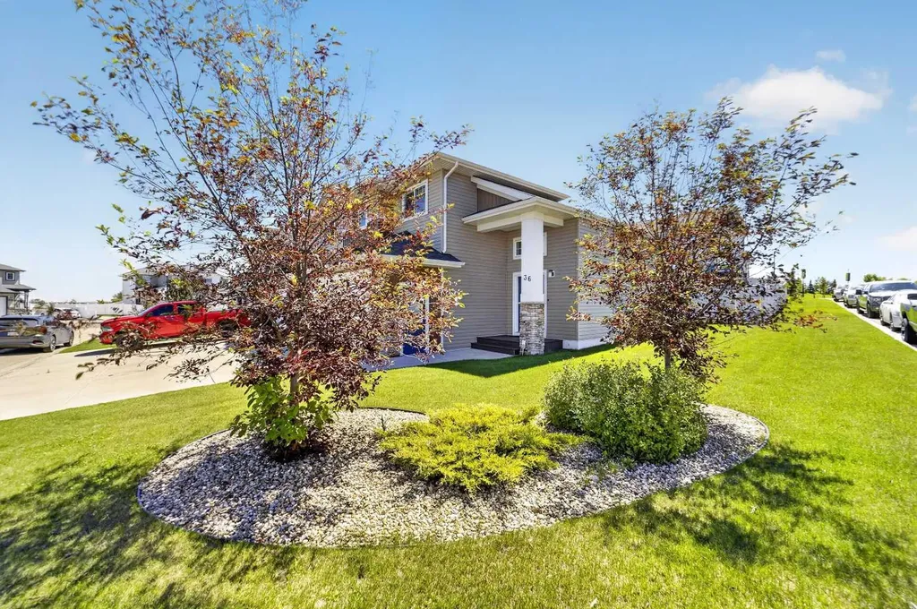 36 Cameron Close Sylvan Lake AB T4S 0N5