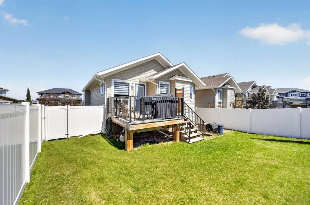 36 Cameron Close Sylvan Lake AB T4S 0N5
