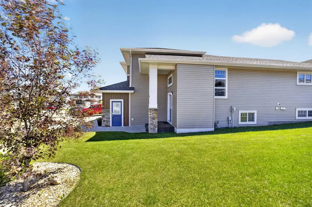 36 Cameron Close Sylvan Lake AB T4S 0N5