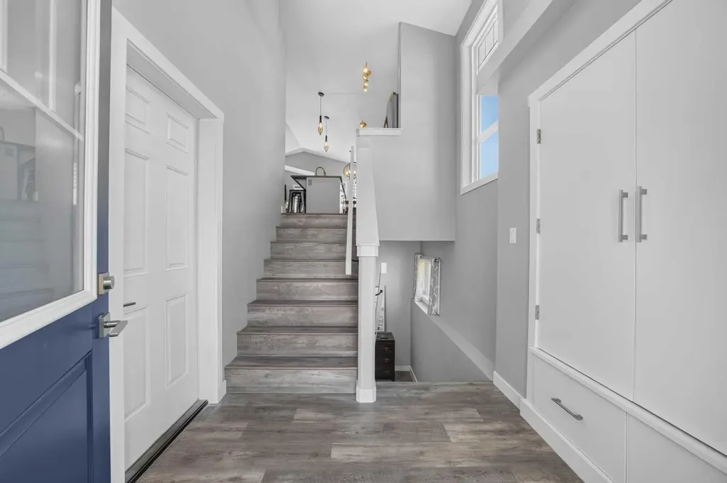 36 Cameron Close Sylvan Lake AB T4S 0N5