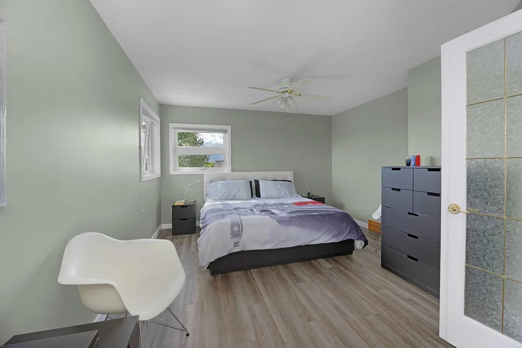 44 Lakes Close Lacombe AB T4L 1S4