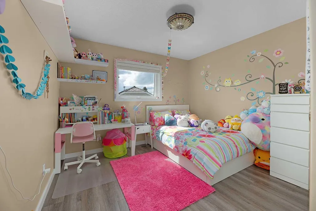 44 Lakes Close Lacombe AB T4L 1S4