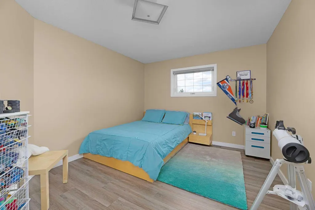 44 Lakes Close Lacombe AB T4L 1S4