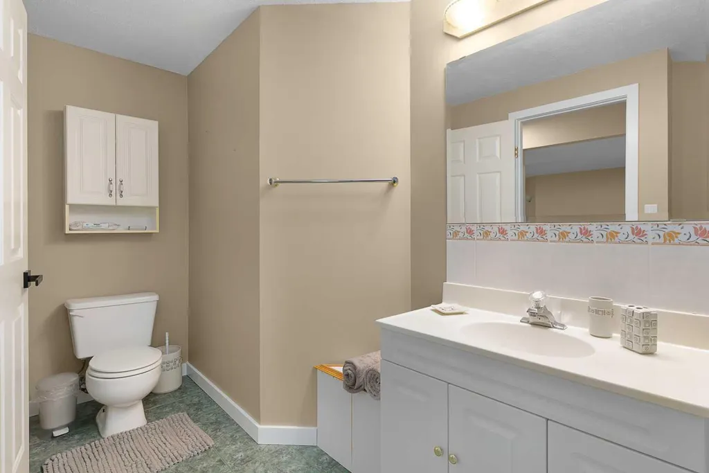 44 Lakes Close Lacombe AB T4L 1S4