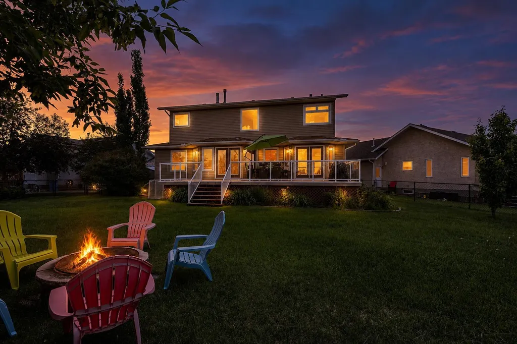 44 Lakes Close Lacombe AB T4L 1S4