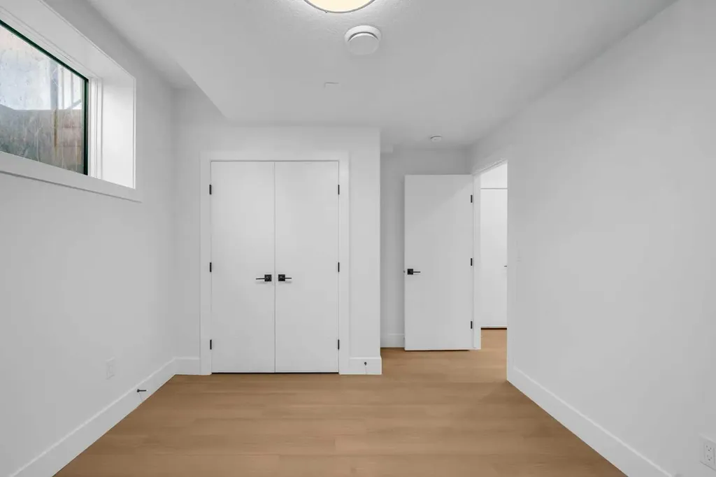 2623 Cochrane Road NW Calgary AB T2M 4H8