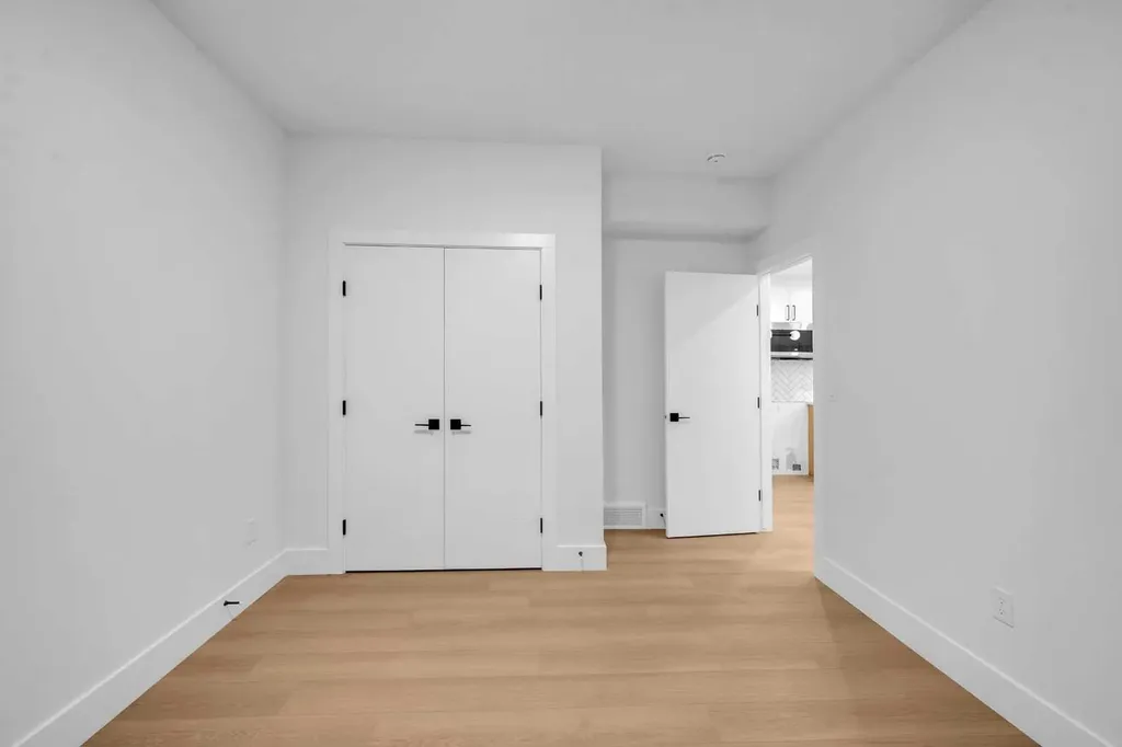 2623 Cochrane Road Calgary AB T2M 4H8