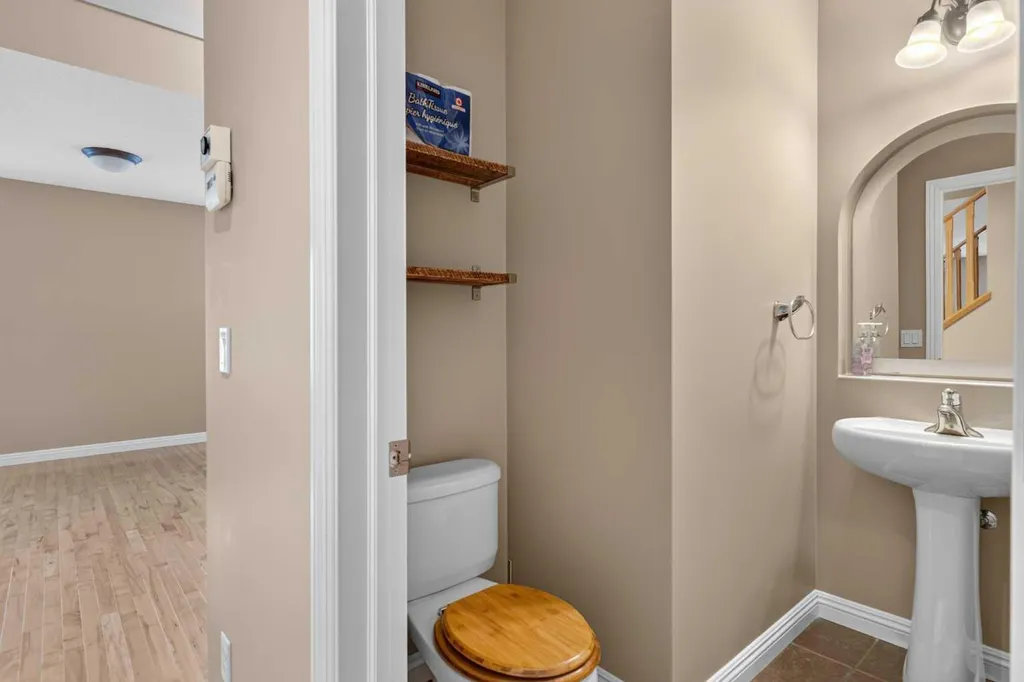 25 Panamount Rise NW Calgary AB T3K 6B6