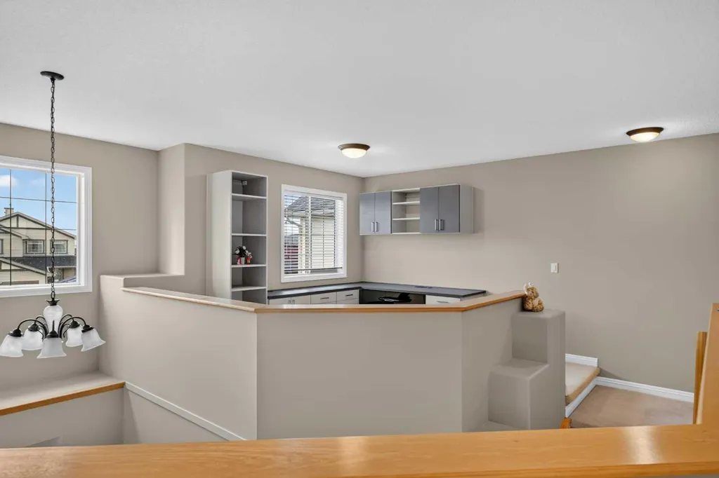 25 Panamount Rise NW Calgary AB T3K 6B6
