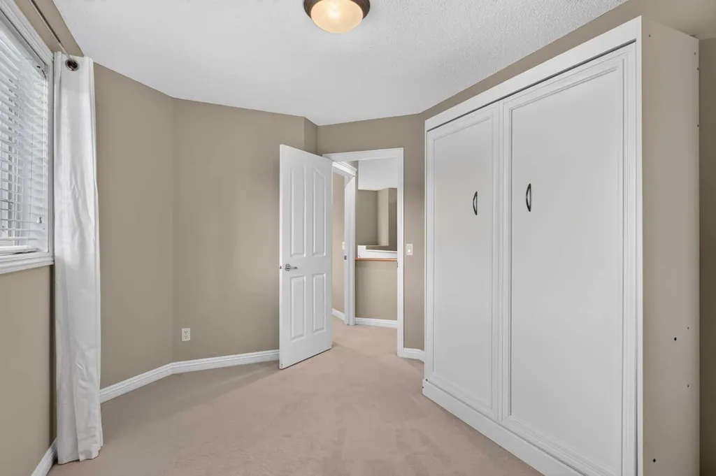 25 Panamount Rise NW Calgary AB T3K 6B6