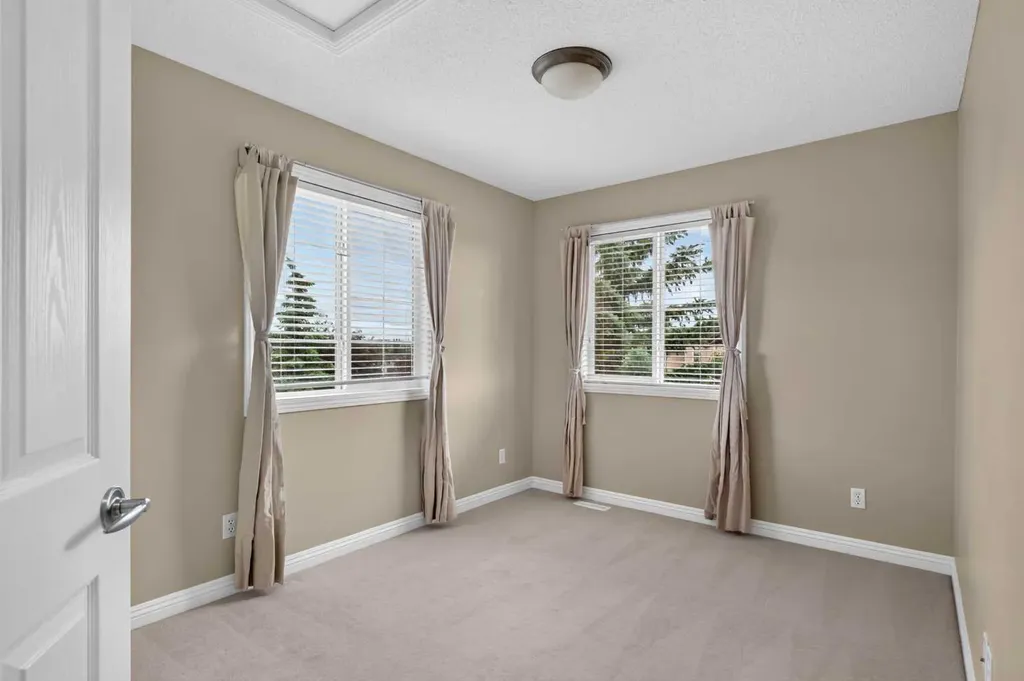 25 Panamount Rise NW Calgary AB T3K 6B6