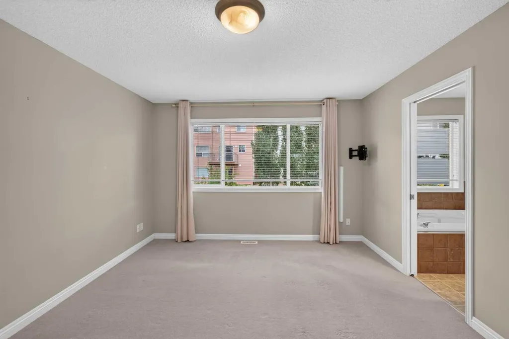 25 Panamount Rise NW Calgary AB T3K 6B6