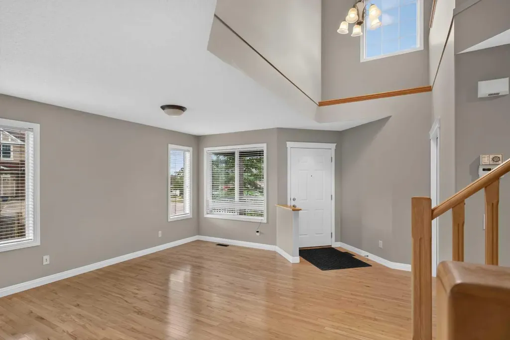 25 Panamount Rise NW Calgary AB T3K 6B6
