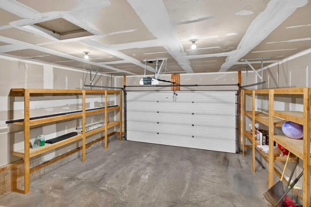 25 Panamount Rise NW Calgary AB T3K 6B6
