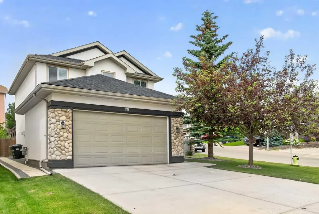 25 Panamount Rise NW Calgary AB T3K 6B6