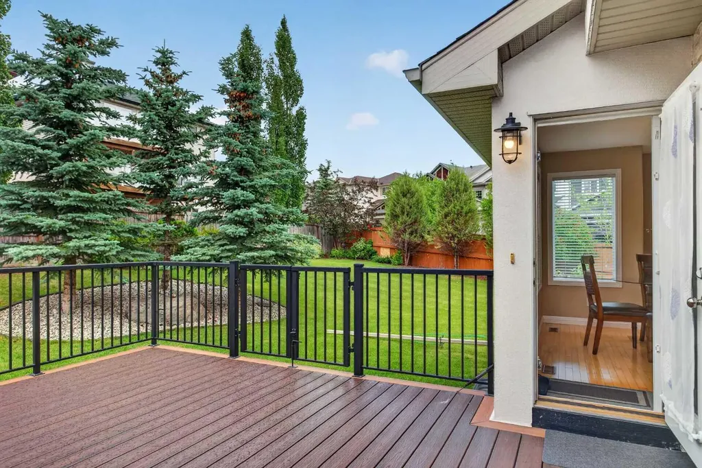 25 Panamount Rise NW Calgary AB T3K 6B6