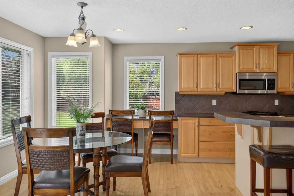 25 Panamount Rise NW Calgary AB T3K 6B6