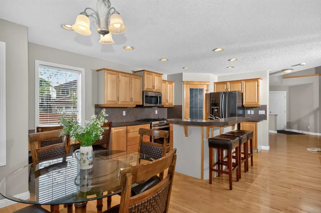 25 Panamount Rise NW Calgary AB T3K 6B6