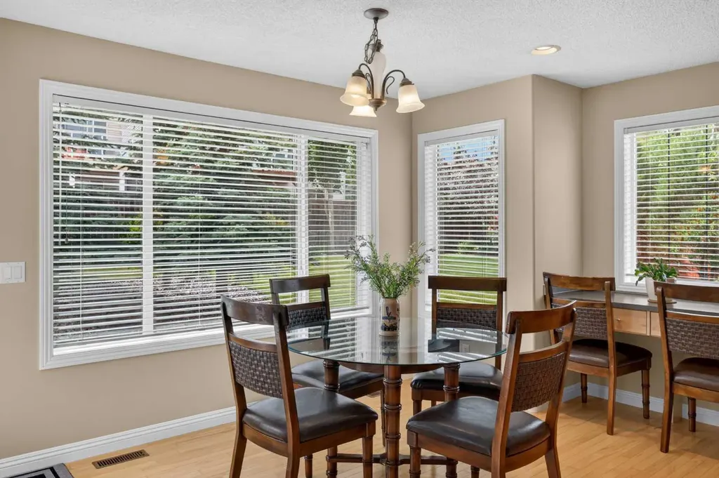 25 Panamount Rise NW Calgary AB T3K 6B6