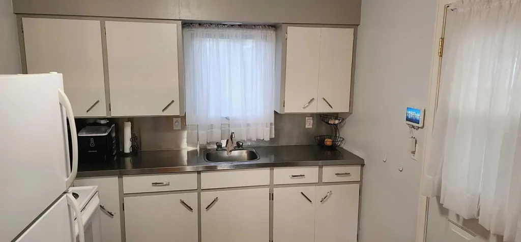 5111 53 Street Mannville AB T0B 2W0