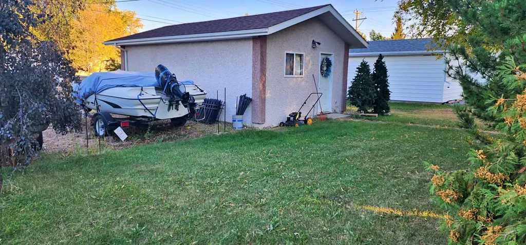 5111 53 Street Mannville AB T0B 2W0