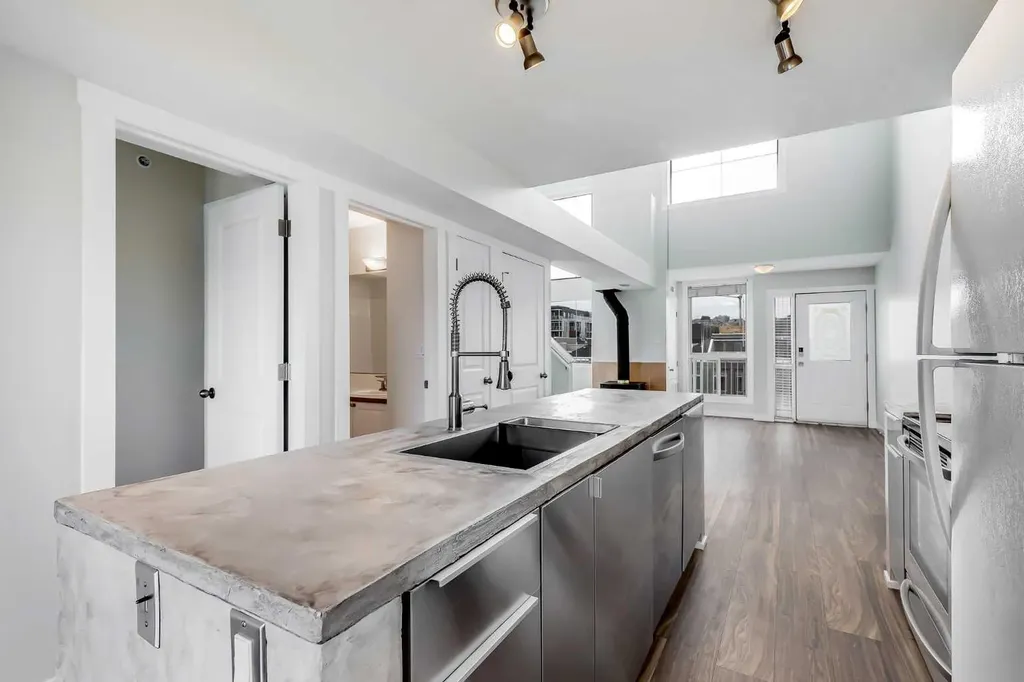 1540 17 Avenue SW Calgary AB T2C 0C8