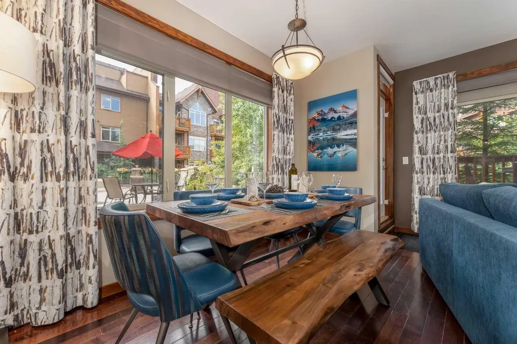 30 Lincoln Park Canmore AB T1W 3E9